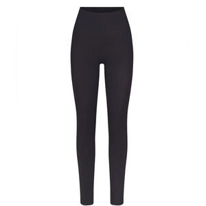 Skims SOFT SMOOTHING SEAMLESS
LEGGING